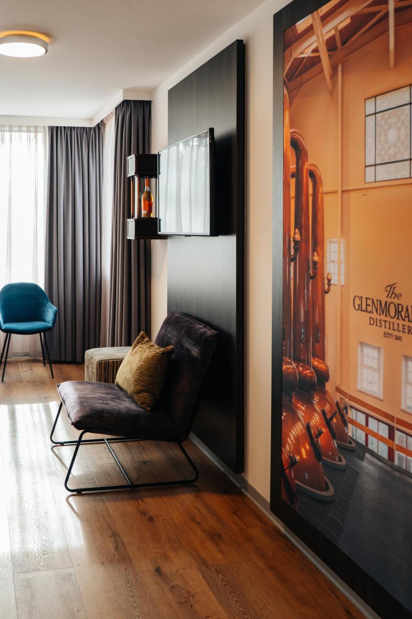 Hotel De Naaldhof โอส ภายนอก รูปภาพ