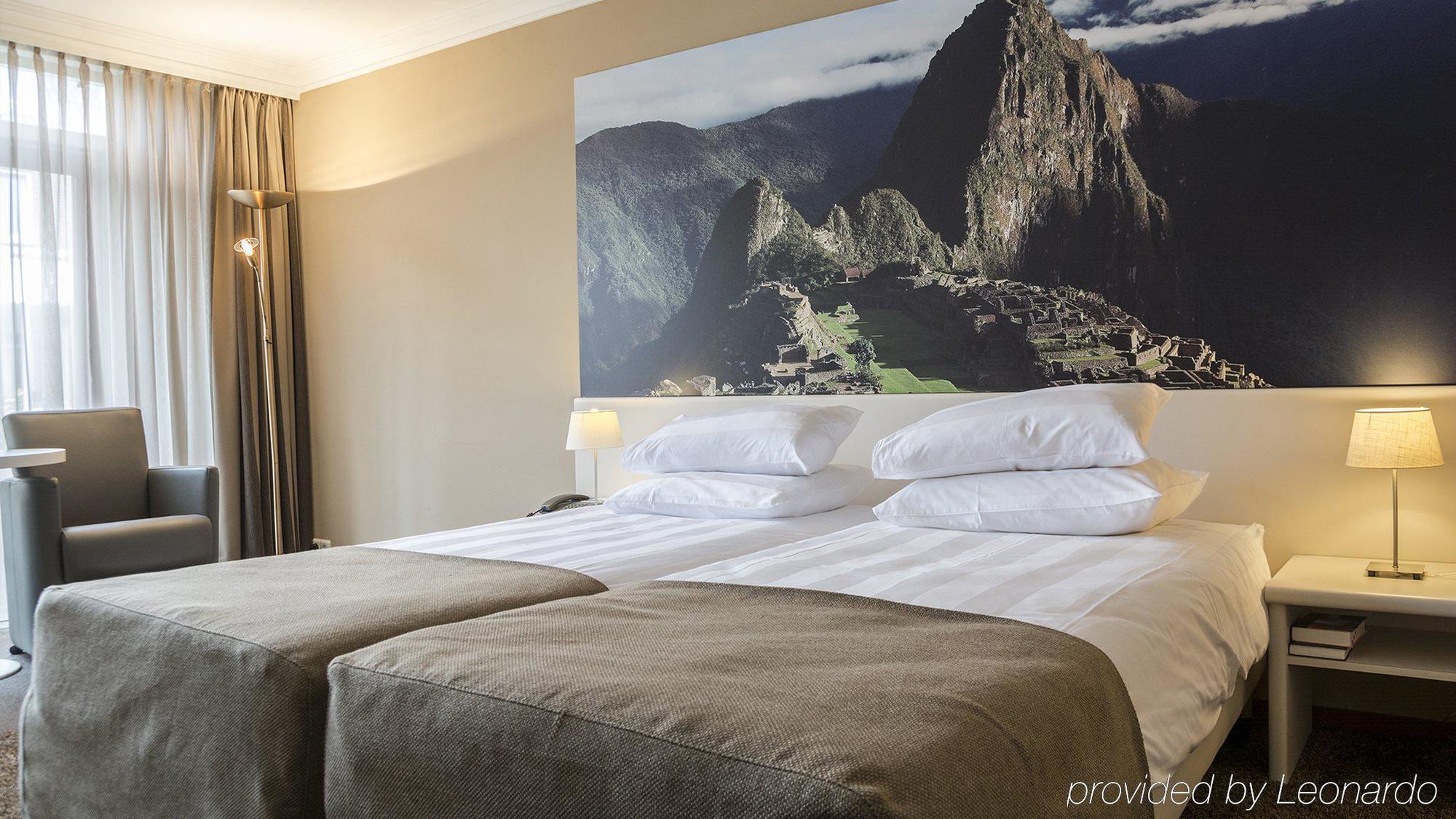 Hotel De Naaldhof โอส ภายนอก รูปภาพ